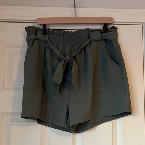 Grace Karin Pants - NWT High Waist Green Tie Shorts